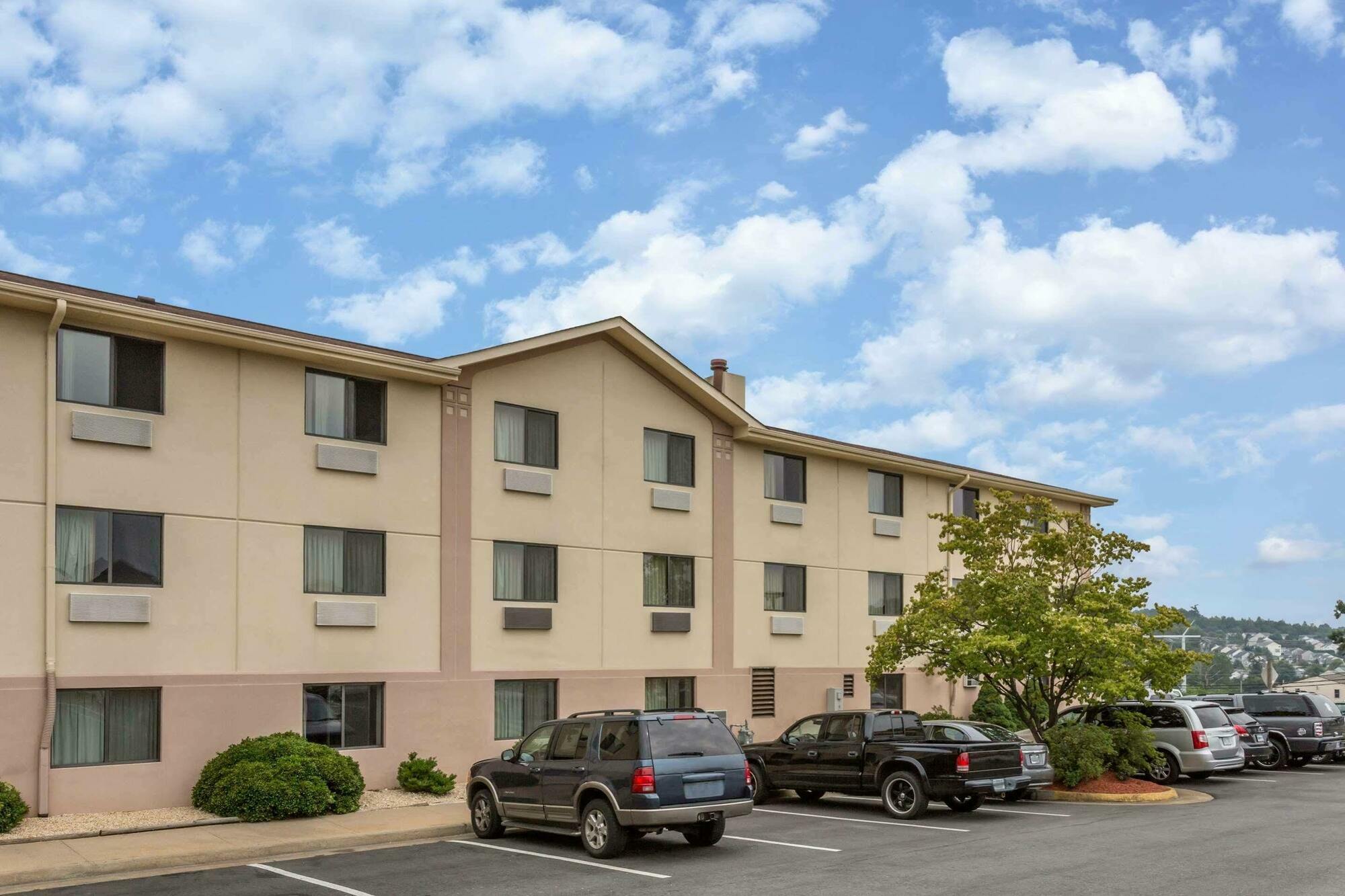 מלון Super 8 By Wyndham Dumfries/Quantico מראה חיצוני תמונה
